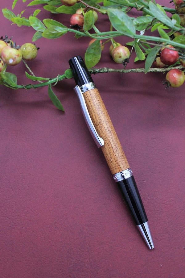 Edler Handgedrechselter Dreh Kugelschreiber aus Holz Mahagoni