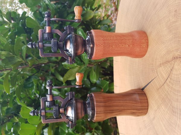 SET Gewürzmühle aus Holz handmade Pfeffermühle Vintage Einstellbar Unikat aus Mahagoni u. Nussbaum